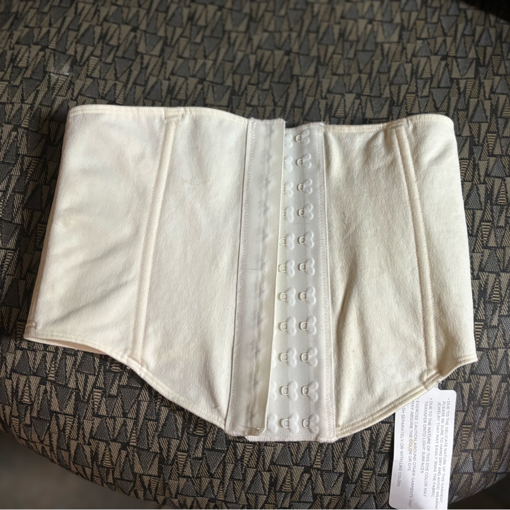 Yitty by Fabletics Nearly Naked Waist Shaper in Size XL/XXL